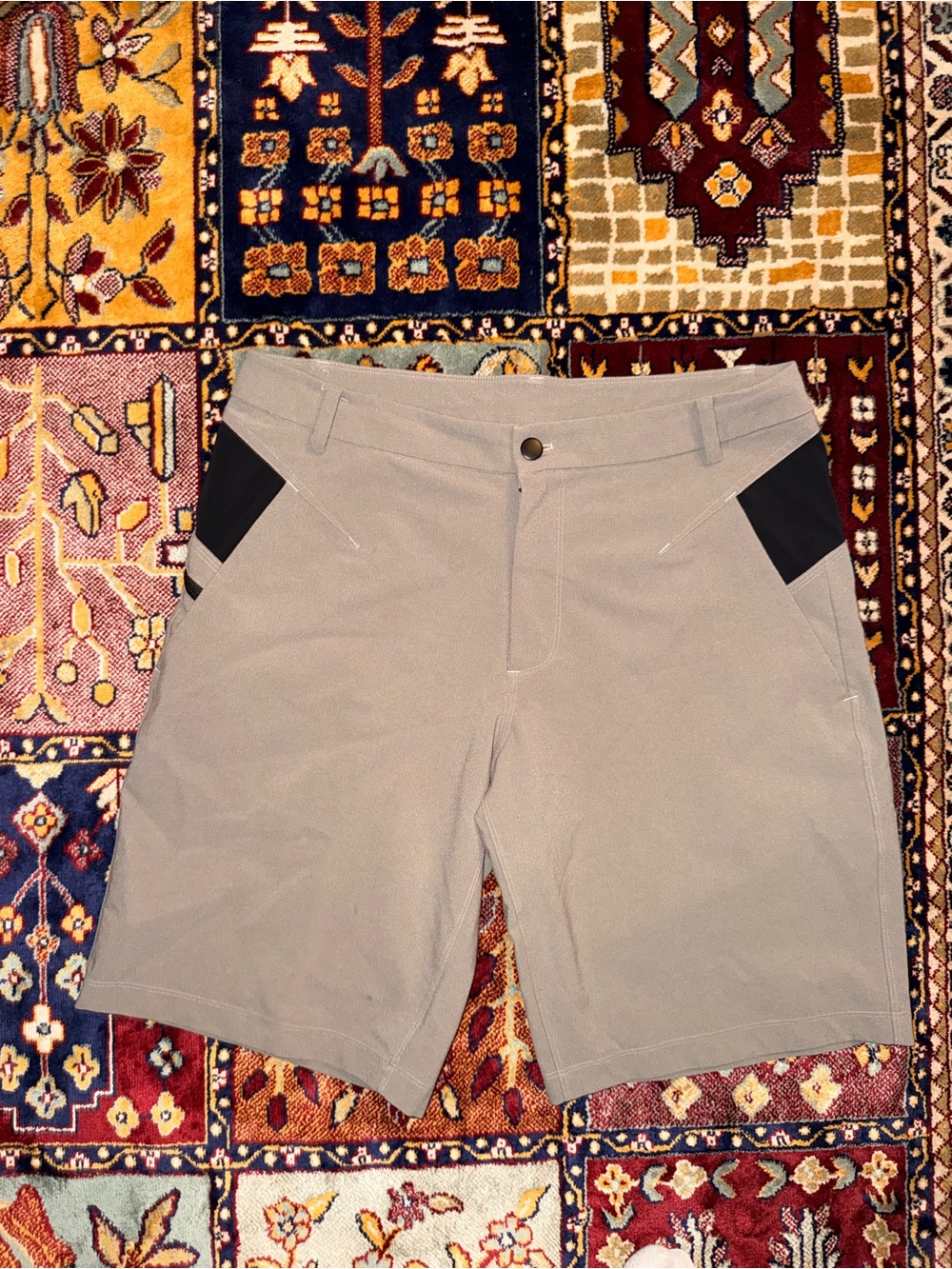 lululemon athletica Men's Athletic Shorts in Light Gray with Black Accents